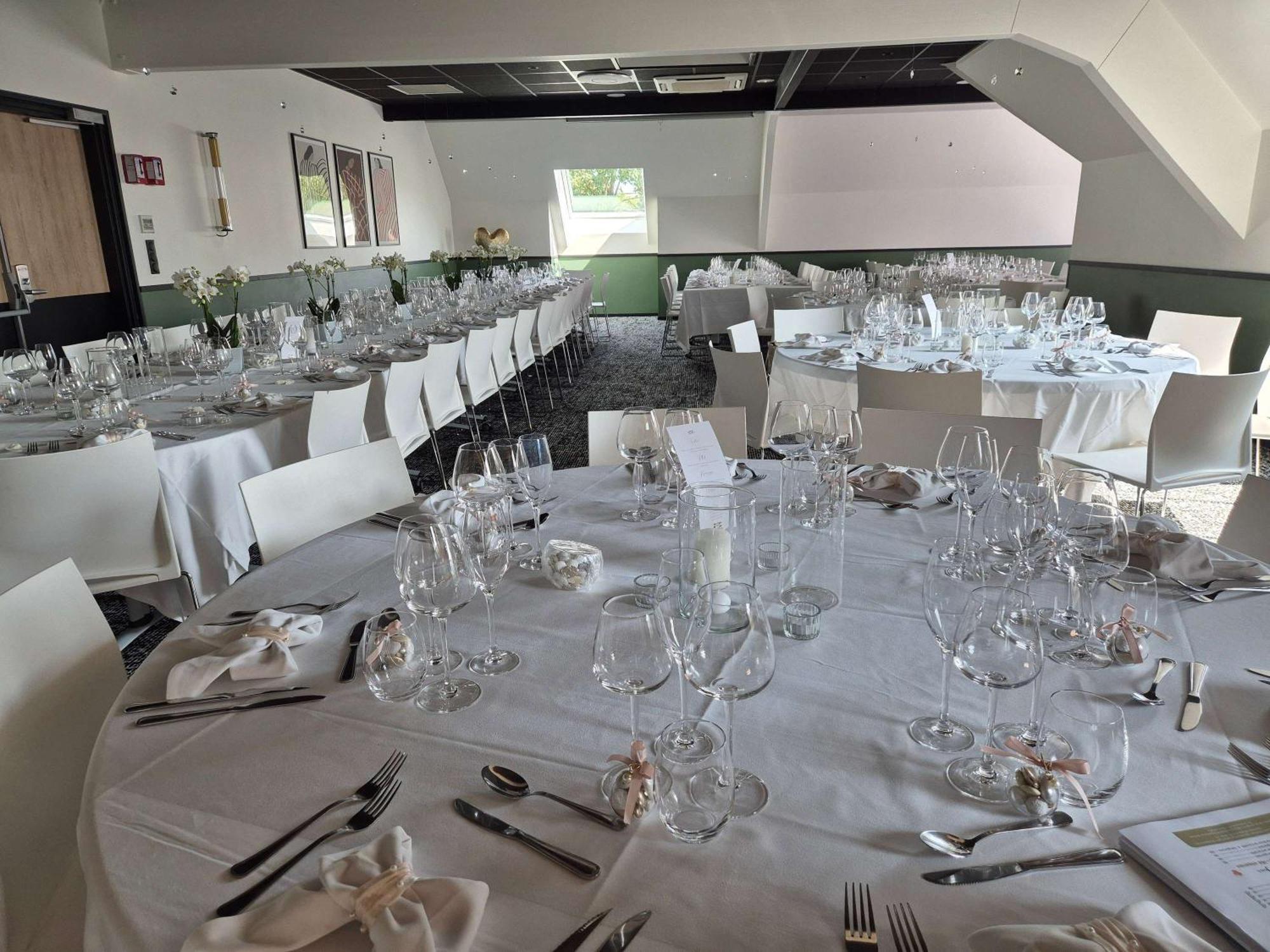Ibis La Ferme Aux Vins Hotel
