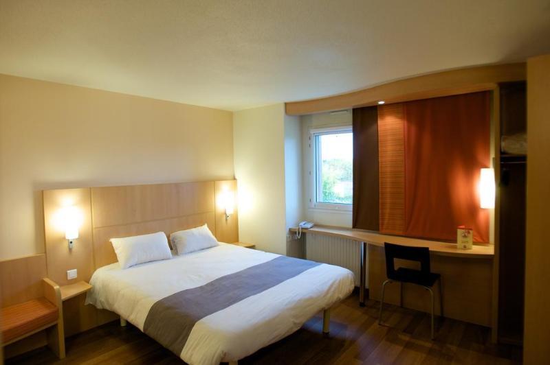 Hotel Ibis La Ferme Aux Vins 3*