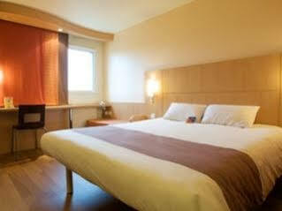 Hotel Ibis La Ferme Aux Vins 3*