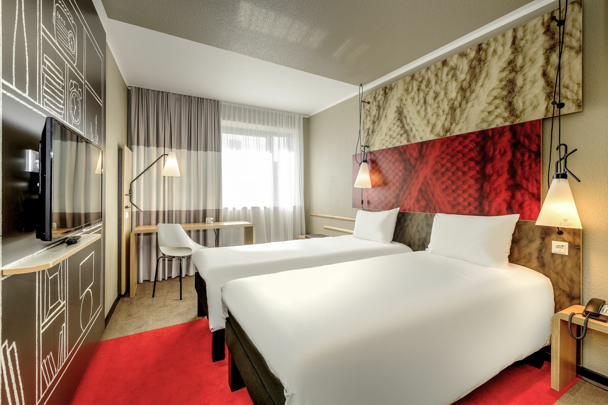 Hotel Ibis La Ferme Aux Vins 3*
